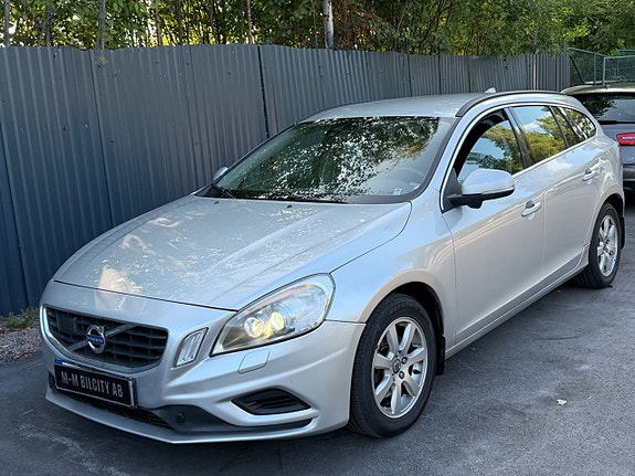 Volvo V60 2 of 10