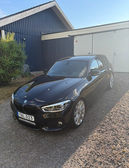 BMW 118d 2 of 6