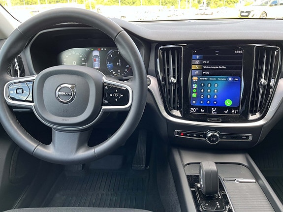Volvo V60 Cross Country 8 of 10