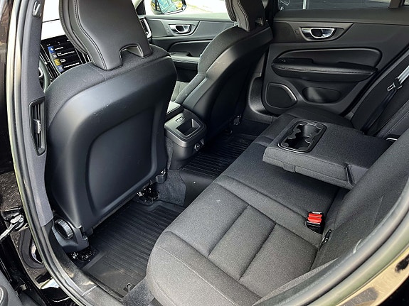 Volvo V60 Cross Country 9 of 10