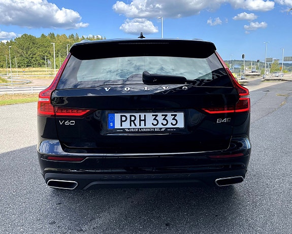 Volvo V60 Cross Country 7 of 10
