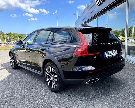 Volvo V60 Cross Country 6 of 10