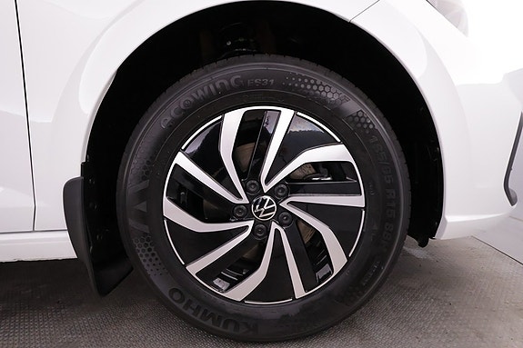 Volkswagen Polo 12 of 18