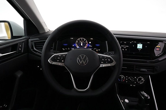 Volkswagen Polo 13 of 18