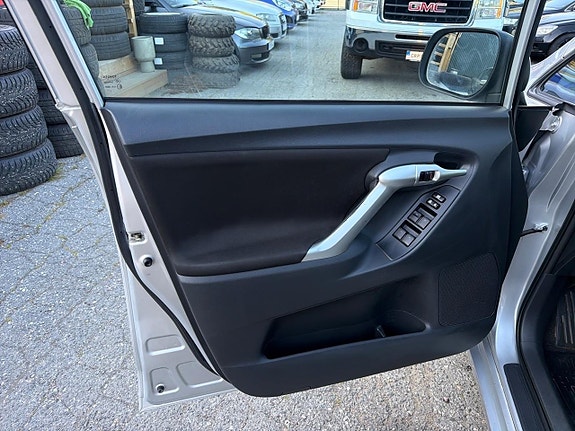 Toyota Verso 19 of 19