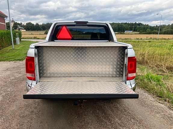 Volkswagen Amarok 11 of 11