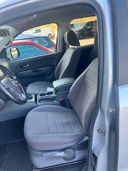 Volkswagen Amarok 8 of 12