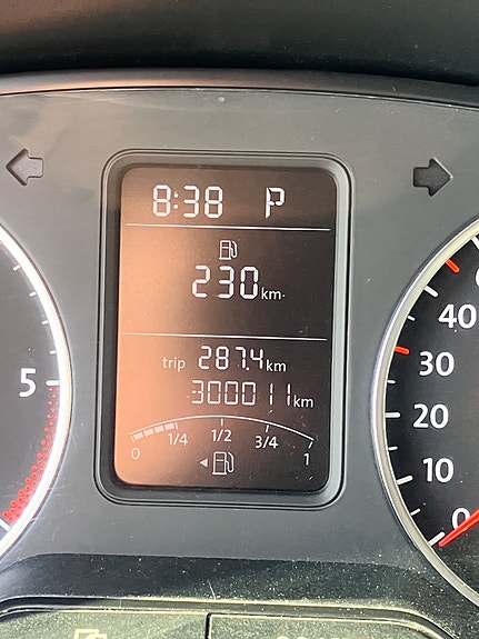Volkswagen Amarok 6 of 12