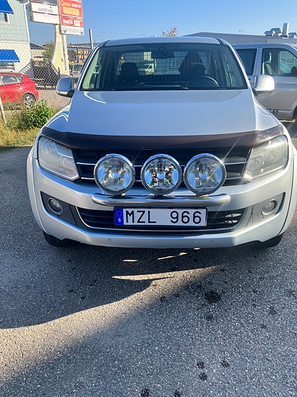 Volkswagen Amarok 2 of 12