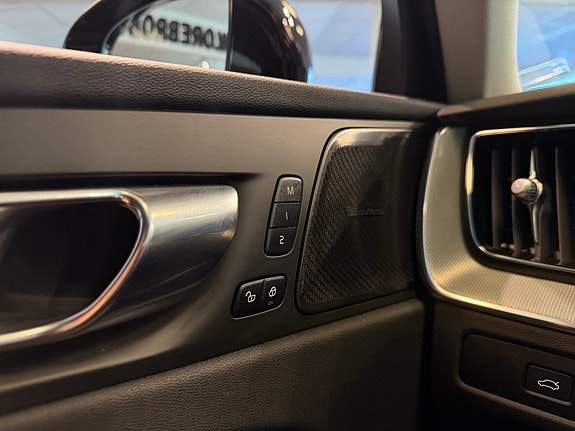 Volvo XC60 20 of 30