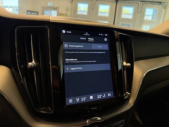 Volvo XC60 16 of 30