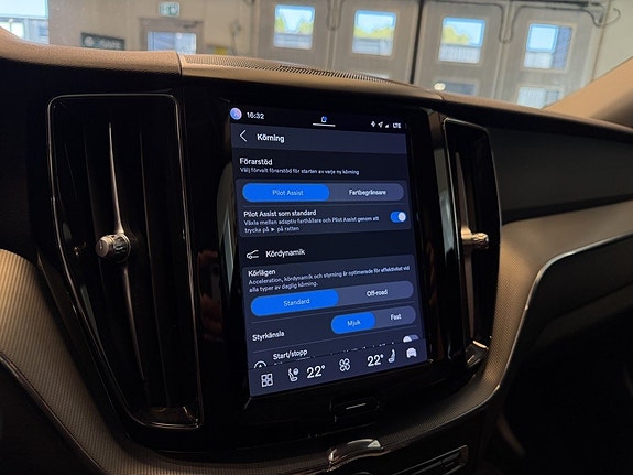 Volvo XC60 15 of 30
