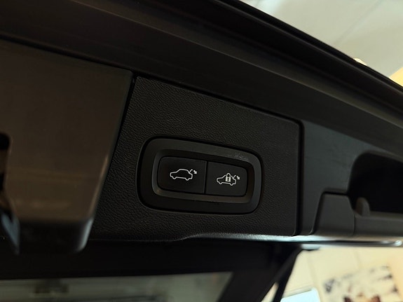 Volvo XC60 22 of 30