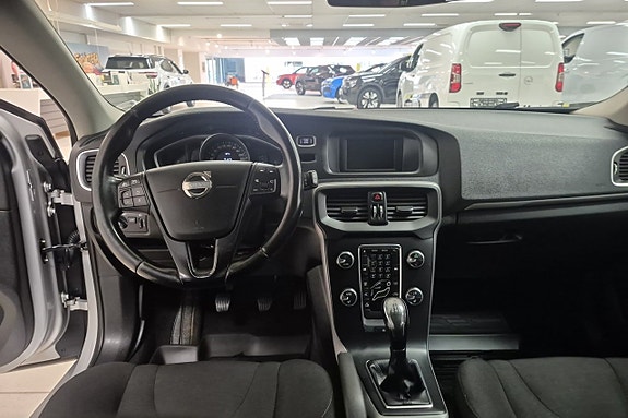 Volvo V40 8 of 9