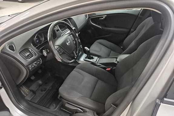 Volvo V40 6 of 9