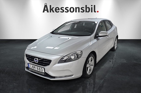 Volvo V40 3 of 9