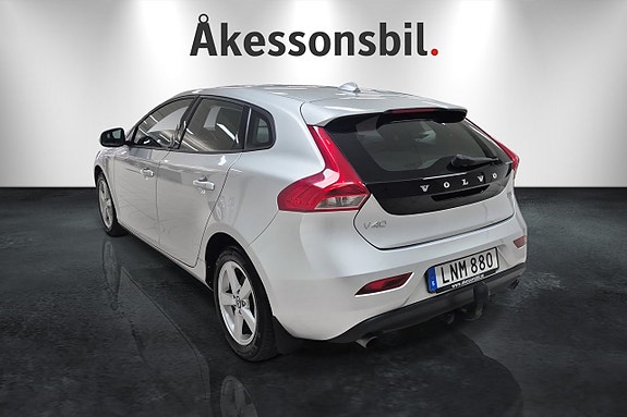 Volvo V40 4 of 9