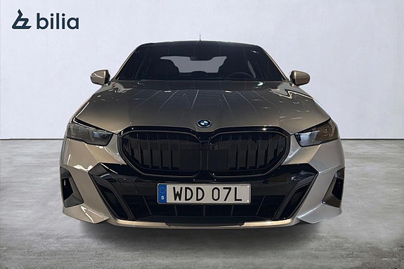 BMW 530e 5 of 18