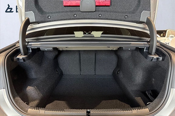 BMW 530e 10 of 18