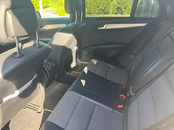 Mercedes-Benz C250 9 of 12
