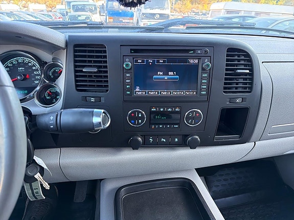 GMC Sierra 11 of 30