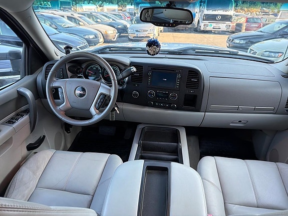 GMC Sierra 13 of 30