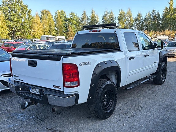 GMC Sierra 17 of 30