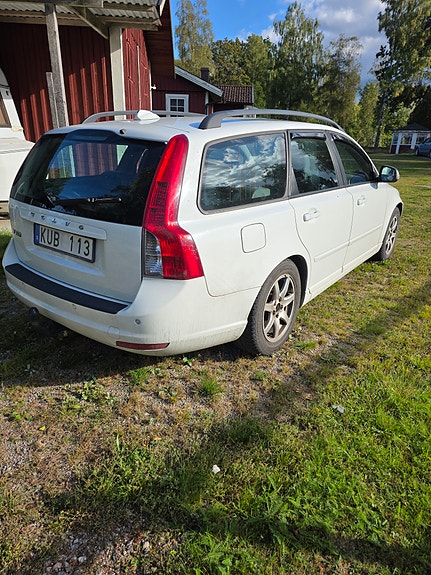 Volvo V50 3 of 3