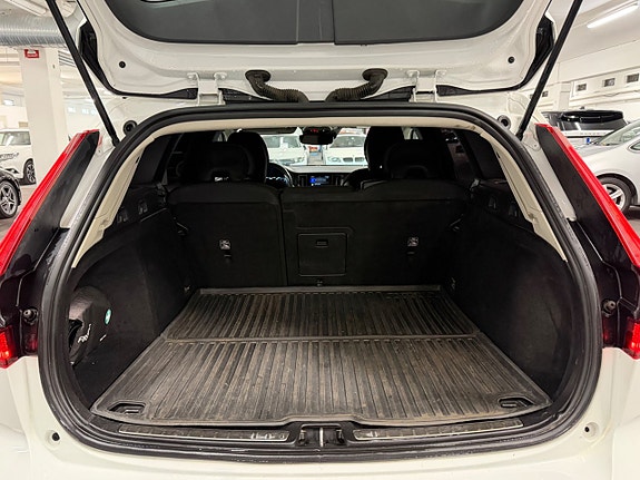 Volvo V60 Cross Country 9 of 18
