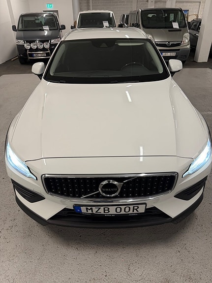 Volvo V60 Cross Country 6 of 18