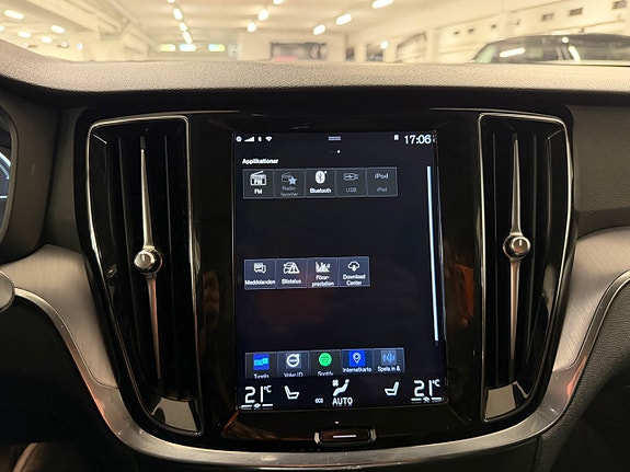 Volvo V60 Cross Country 15 of 18