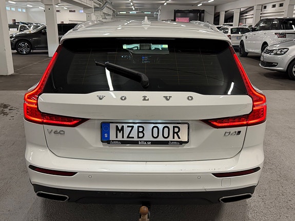 Volvo V60 Cross Country 5 of 18
