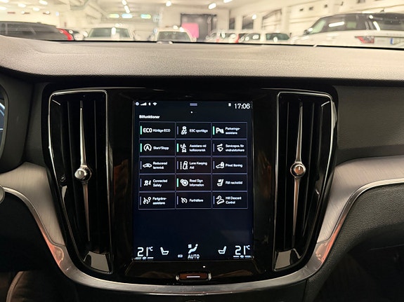 Volvo V60 Cross Country 18 of 18