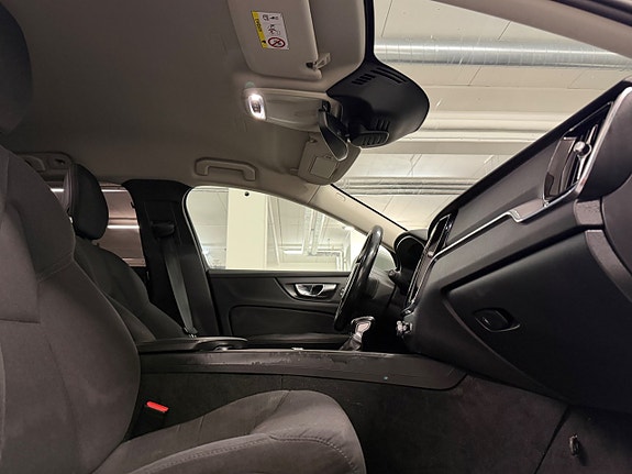 Volvo V60 Cross Country 10 of 18