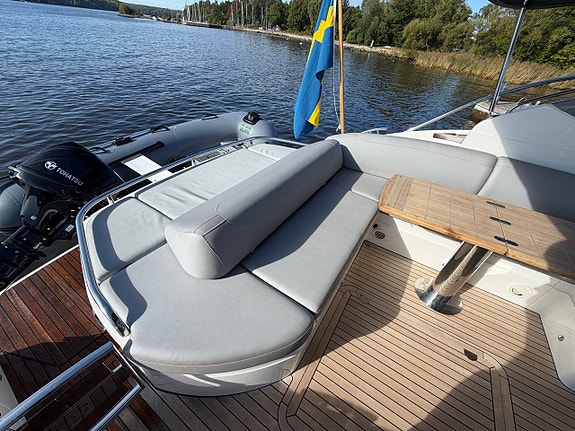 Princess V40 - 2 x Volvo Penta D6-370 23 of 24