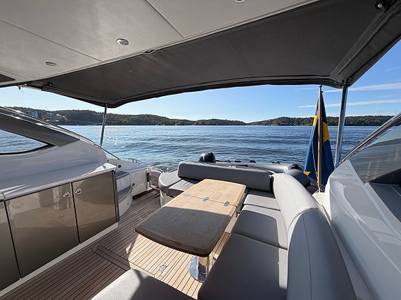 Princess V40 - 2 x Volvo Penta D6-370 7 of 24