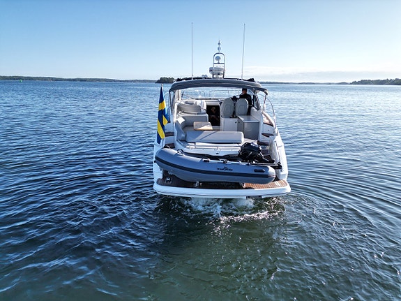 Princess V40 - 2 x Volvo Penta D6-370 3 of 24