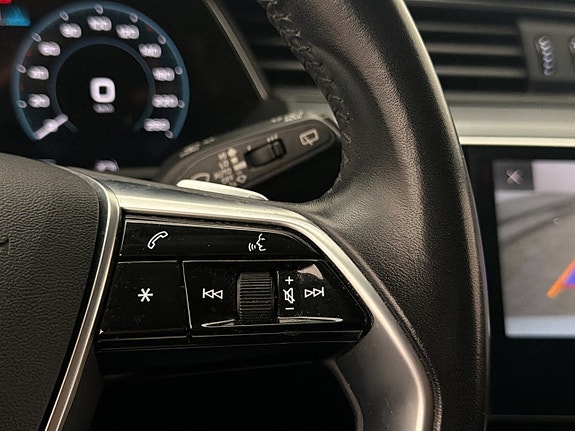 Audi e-tron 17 of 30