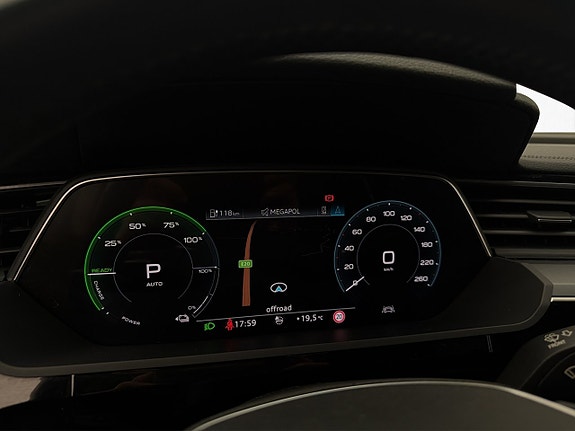 Audi e-tron 16 of 30