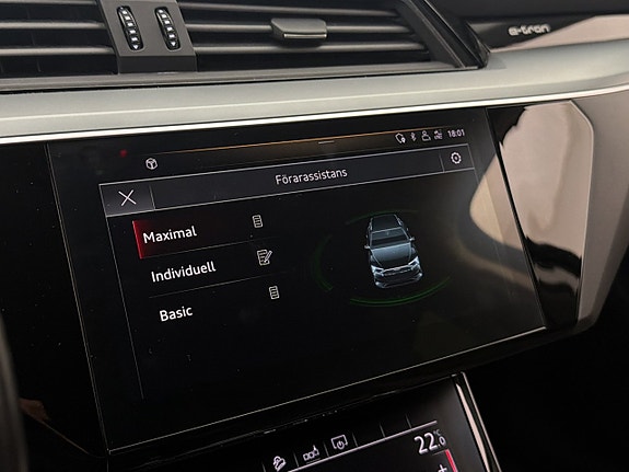 Audi e-tron 22 of 30