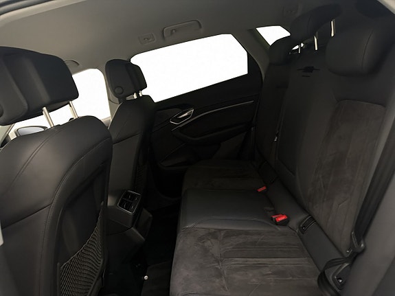 Audi e-tron 27 of 30