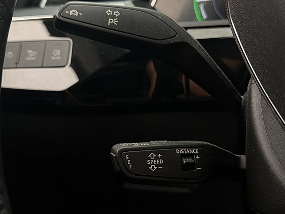 Audi e-tron 14 of 30