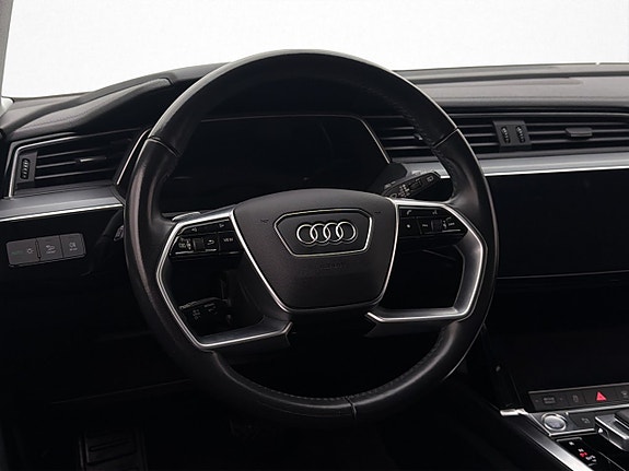 Audi e-tron 12 of 30