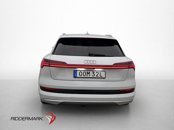 Audi e-tron 8 of 30