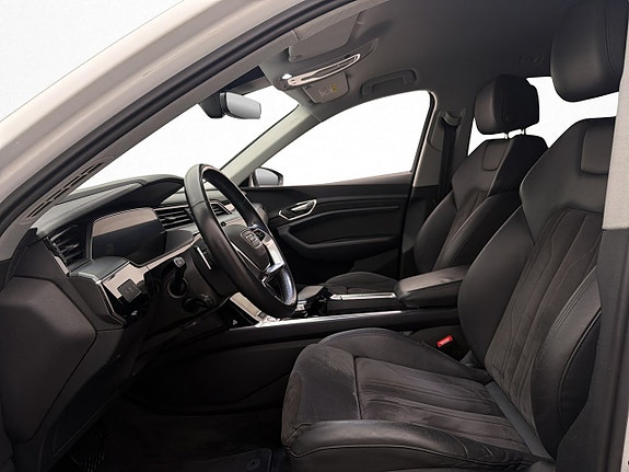 Audi e-tron 11 of 30