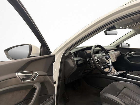 Audi e-tron 10 of 30