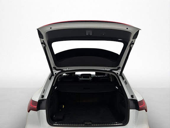 Audi e-tron 28 of 30