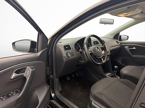 Volkswagen Polo 9 of 22
