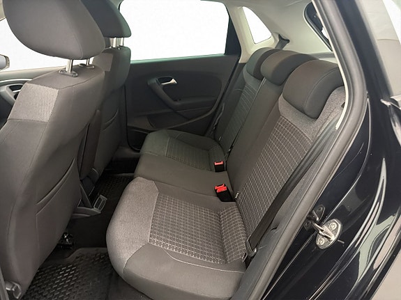 Volkswagen Polo 17 of 22
