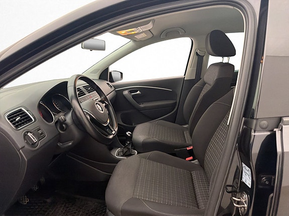 Volkswagen Polo 10 of 22